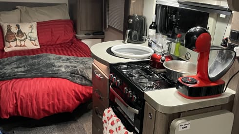 Queenie – Eldiss Majestic 250 - luxury 4 berth with extras 