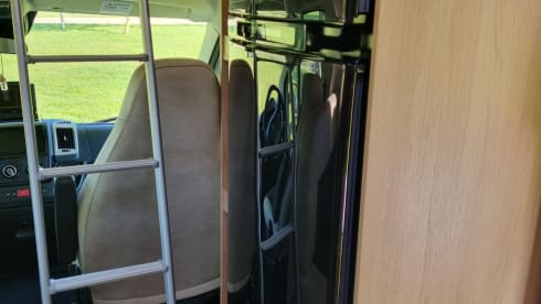 Conch – Brand new, cozy and fully equipped family camper (alcove) 