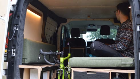 Juniper – Op maat gemaakte Kia PV5 elektrische ecocamper in Edinburgh | Ohm Campers