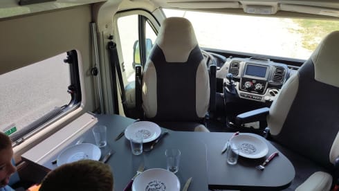 Furgone attrezzato per 2 o 4 persone alle porte della Bretagna