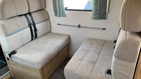 Foxy – 6 berth family motorhome with canopy, 2017