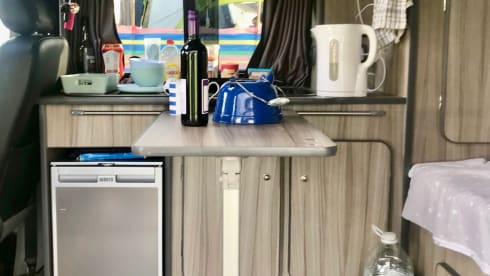Lady Luna – VW Campervan - 4 berth with awning.