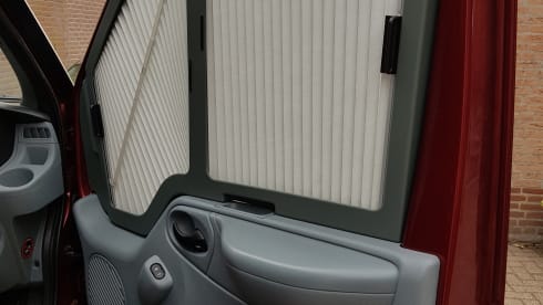 Compact Dethleffs 2-person camper