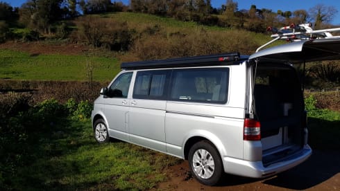 Automatic VW 4 seater campervan - ready to go exploring