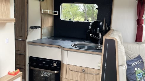 Pilote P710 Luxury 4 Berth • Otley Pickup • Explore Yorkshire Dales