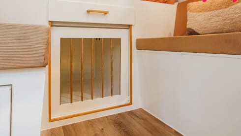 Puck de camperbus  – Zeer complete off-grid zelfbouw camper uit 2019