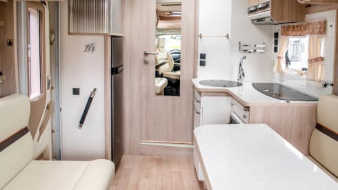 Sacha de-foof – 4 berth Rapido semi-integrated from 2017 55th special edition