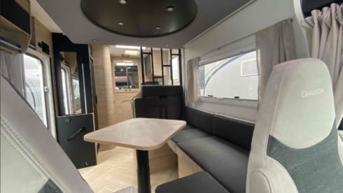 Chausson semi-intégré de 4 couchettes à partir de 2026