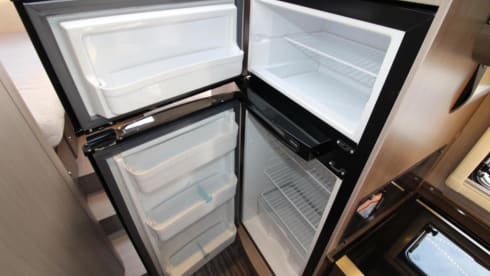 Fully and very luxuriously equipped 2 persons (max 3) Adria Matrix Suprème