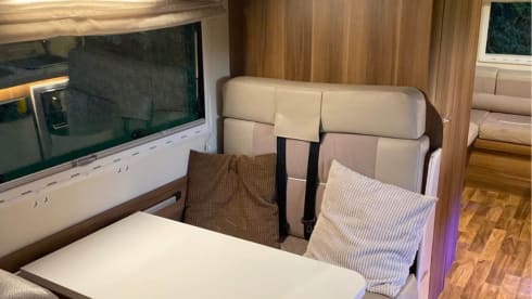 Maddie – Luxurious 6 berth Roller Team 746 from 2018