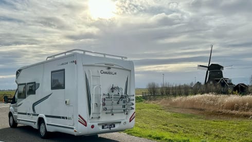 5 person Luxury camper with barbecue included 