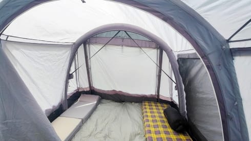 6 berth Swift escape from 2016