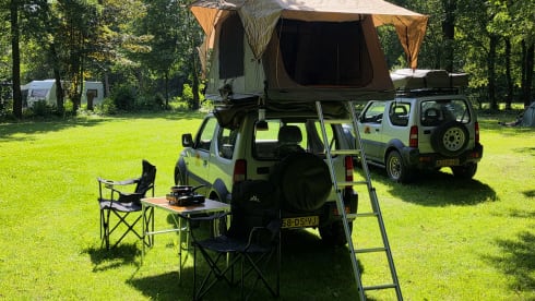 Beleef het avontuur met deze Suzuki Jimny met daktent!