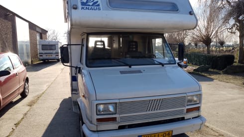 blue bird – 4-person Fiat 280 / Knaus from 1990