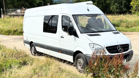 LWB – 4-5 berth Mercedes-Benz Sprinter 2013