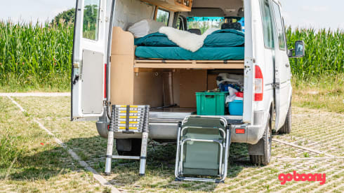 Marcelleke – Super cozy converted Mercedes Sprinter campervan L2H2