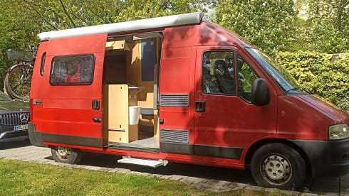 fiat pössl with solar, trailer hitch, 4 belts, wheel carrier