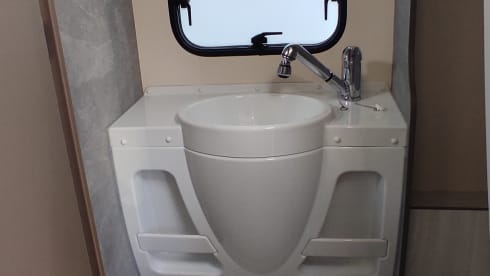 Leo  – ☀️ Motorhome LEO Rental ☀️