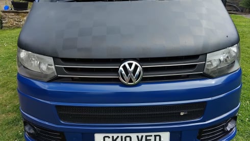 Adventure Awaits – Newley converted 2 to 4 berth Volkswagen campervan