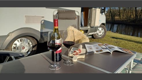 6p Hymer alcove from 2000