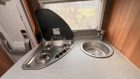 Charlie – Weinsberg CaraHome Alkoven