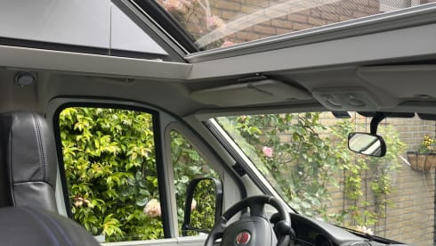 2p Adria Mobil bus uit 2020