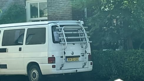 het witte schaap – 4p Volkswagen campervan uit 1997