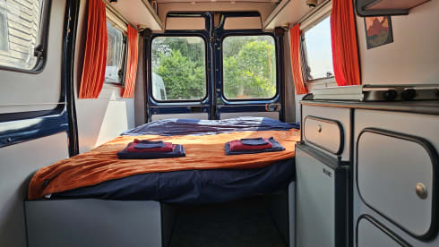 2p Peugeot bus from 1997