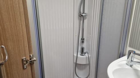 Nieuwe 5p Carado familiecamper 