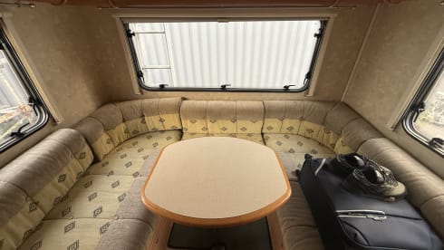 Cabine Swift à 6 couchages avec alcôve, modèle 2003