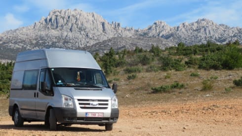 Nomadje – 2p Ford bus uit 2010