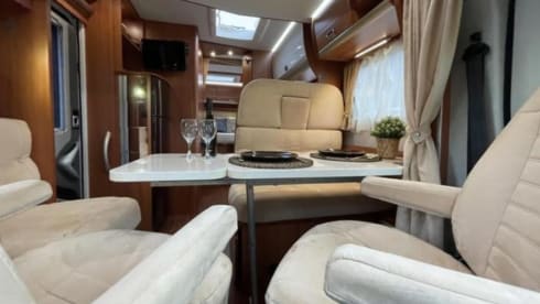 Laika – Very nice luxury Laika Hymer Camper