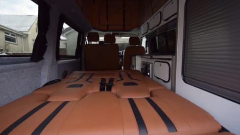 Volkswagen Campervan - 4 Berth