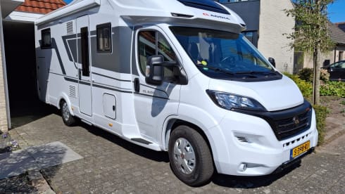 Second home – 4p Adria Mobil semi-integrated from 2023