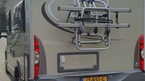 2p Bürstner semi-integrated uit 2011