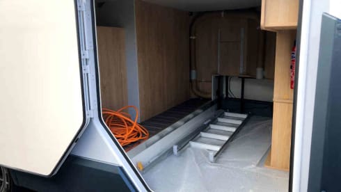 Flo – 2020 Roller Team T-Line 743 - Premium 4 Berth - Letto Posteriore Fisso