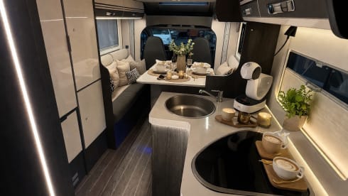 4p Roller Team semi-integrated uit 2026