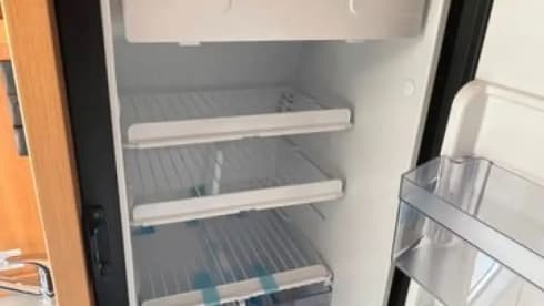 2p Pössl bus uit 2024