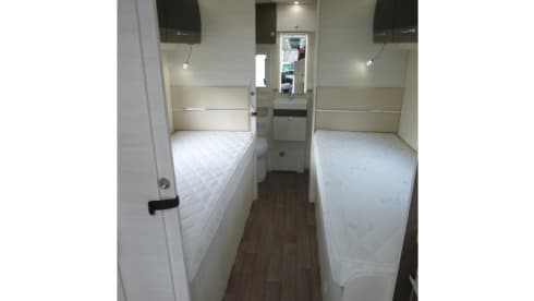 Happy Memories – Langboek korting_Volledig complete zeer luxe inrichting 4per Familie Camper