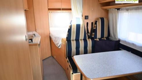 Dethleffs  β 4p Dethleffs semi-integrated from 2001