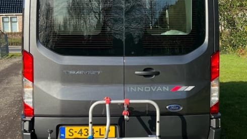 Ûnderweis=fries voor Onderweg – 2p Ford bus from 2023
