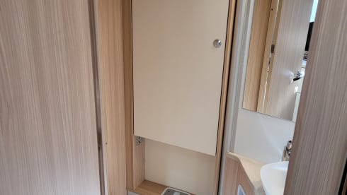 Fully equipped and ready to go. Luxury, TOP model: Bürstner (2020)