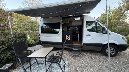 Toto - 2p Mercedes Sprinter Off Grid (Bed 2m!)