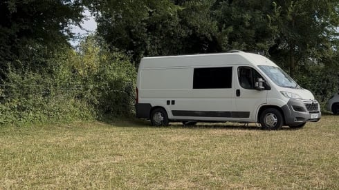 Rory the Relay – 3 berth Citroën campervan from 2017