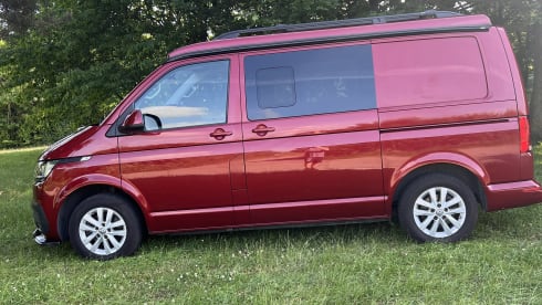 Roxanne – 4 berth Volkswagen campervan from 2020