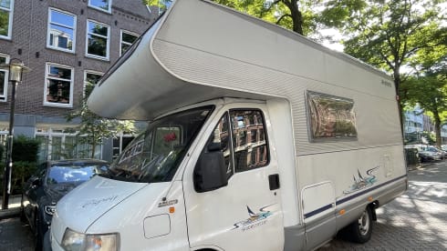 Real family camper! 4p Dethleff's alcove from 1999