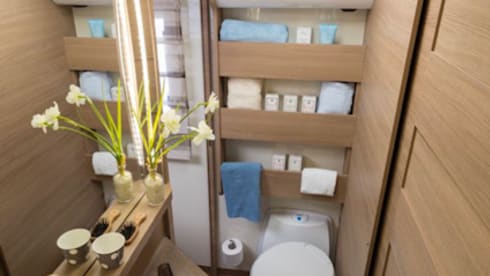 Luxurious Elnagh T-loft 591, diesel engine 150 hp, manual, driving license B