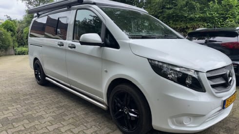 Mercedes-Benz Vito campervan with beautiful installation.