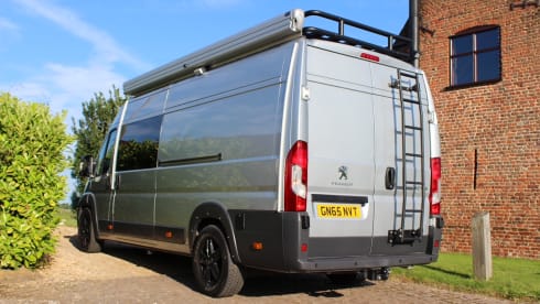 Modern Fully Equipped Sports Tourer by HR Multisport