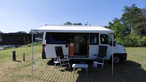 2-person Peugeot campervan from 1997